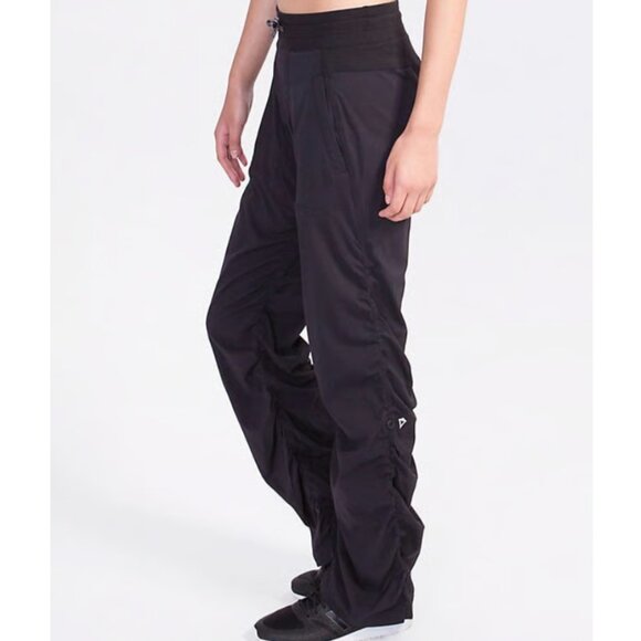 Ivivva by lululemon kids dance studio Live to Move pants black size 12 - Picture 1 of 16